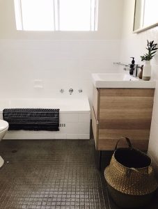 Retro Revamp | Transforming dated rooms into fresh modern spaces. Specialising in Bathroom & Kitchen Resurfacing and Makeovers in Adelaide, South Australia