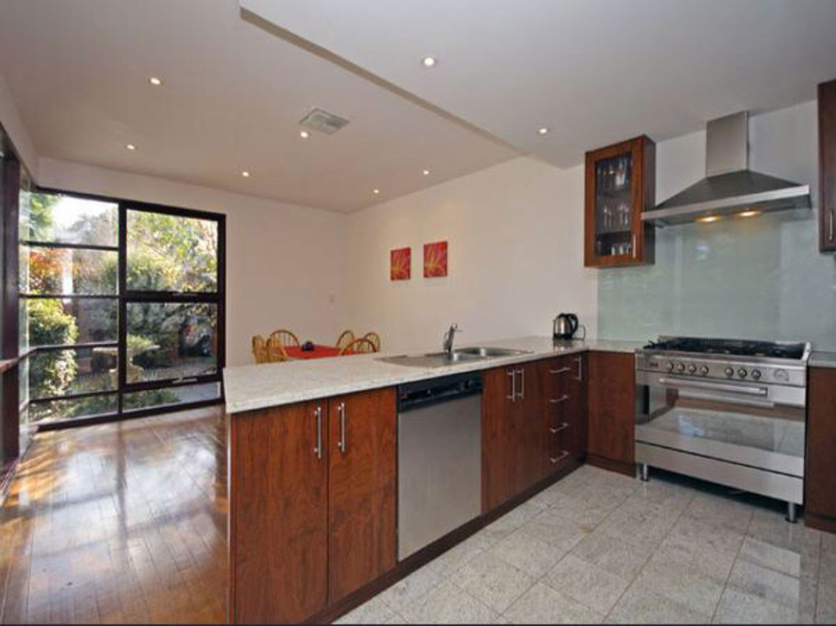 Retro Revamp | Transforming dated rooms into fresh modern spaces. Specialising in Bathroom & Kitchen Resurfacing and Makeovers in Adelaide, South Australia Retro Revamp | Transforming dated rooms into fresh modern spaces. Specialising in Bathroom & Kitchen Resurfacing and Makeovers in Adelaide, South Australia