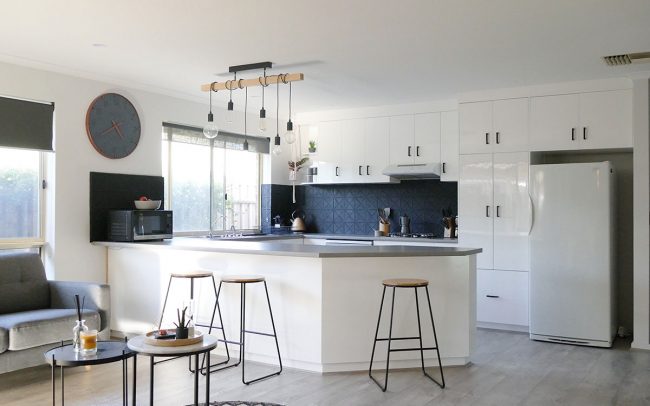 Retro Revamp | Transforming dated rooms into fresh modern spaces. Specialising in Bathroom & Kitchen Resurfacing and Makeovers in Adelaide, South Australia
